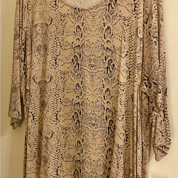 C. D. Daniel’s Beautiful soft women’s plus top - Picture 1 of 1